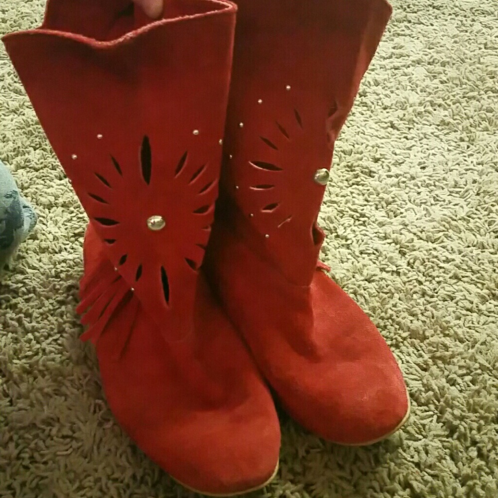 Boots - Picture 2 of 4